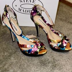 Like New Steve Madden floral Heels  (8) 