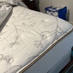 Queen Mattress With Spring Box 