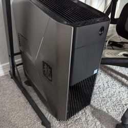 Alienware Aurora RX 580 i5 PC