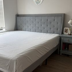 King (doesnt include mattress) headboard with charging ports on top