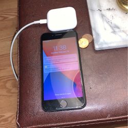 Apple iPhone 7 Unlocked AirPods Gen2