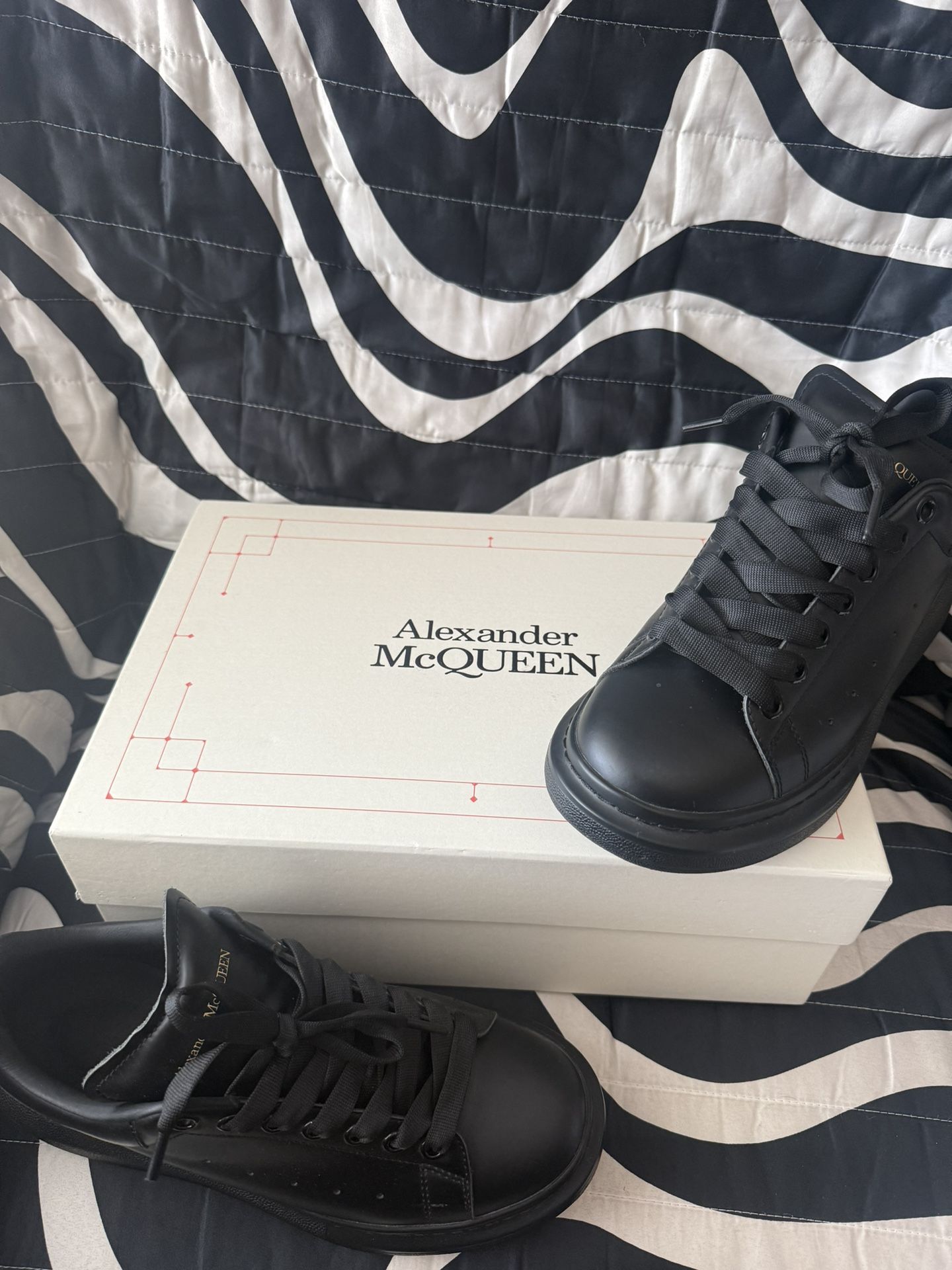 Alexander mcqueen black 
