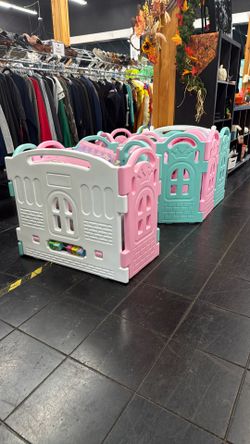 Kids Play Pen & Flooring