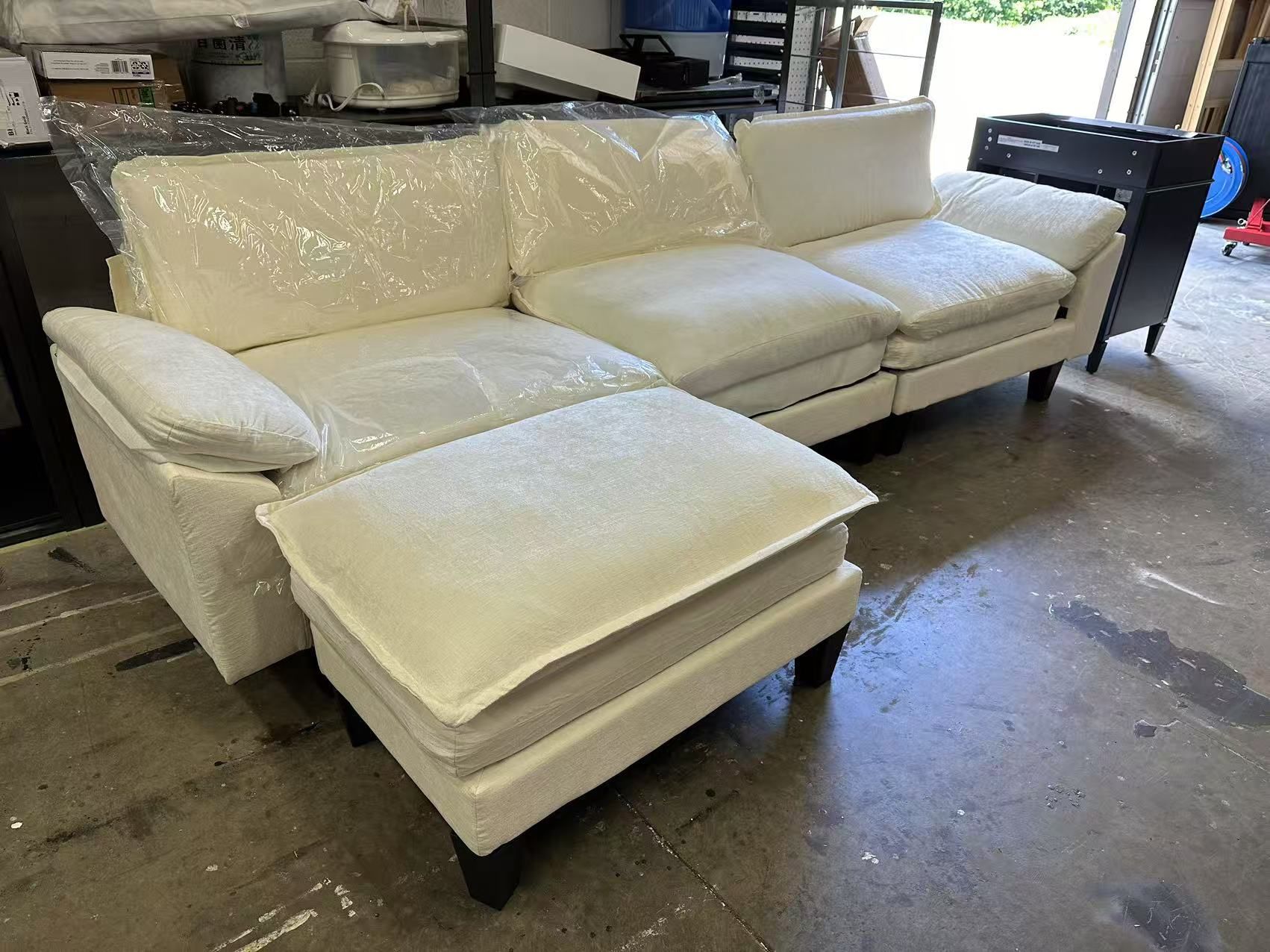 Brand new 112" L Shaped Sectional Sofa Cloud Couch for Living Room, Oversized Modular Sectional Sofa with Movable Ottoman, 4 Seat Chenille Deep Seat S