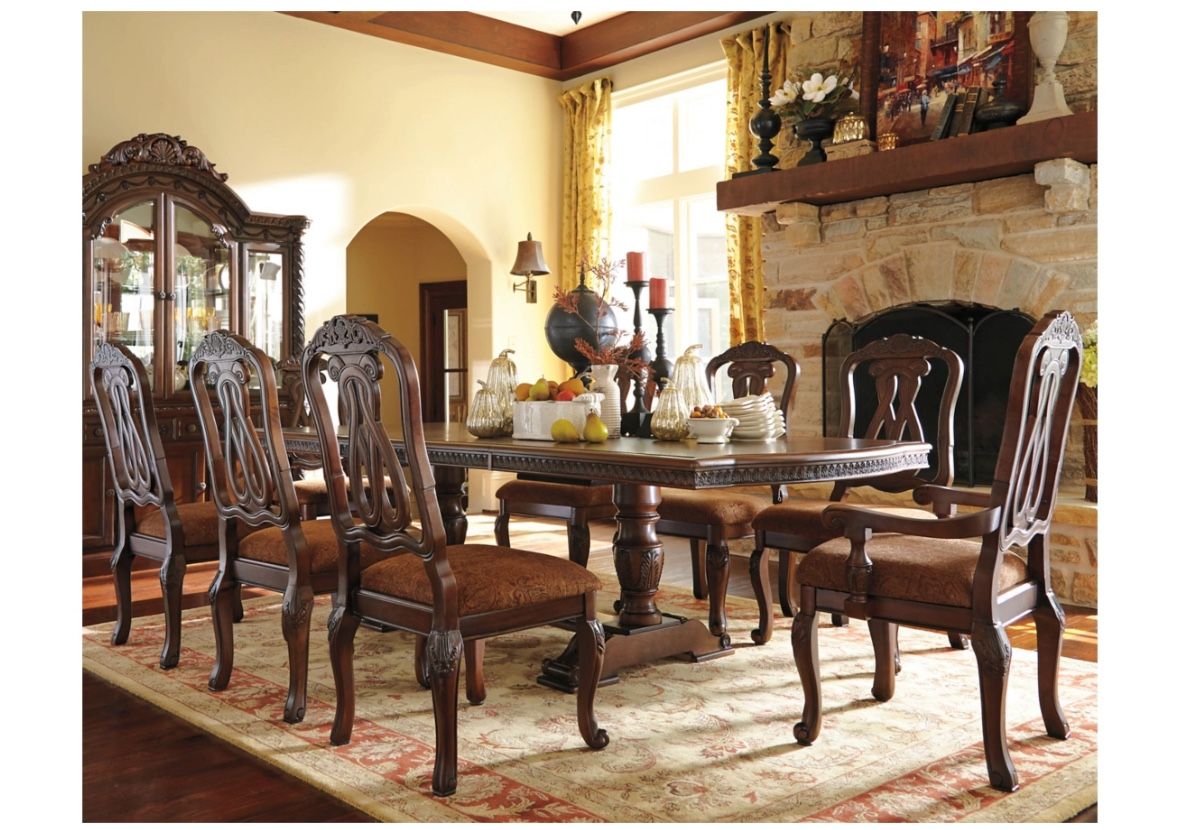 North Shore Dining Table With Chairs