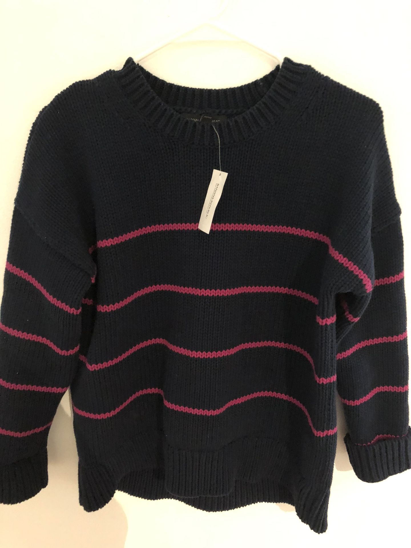 Banana Republic Sweater Size M New With Tag