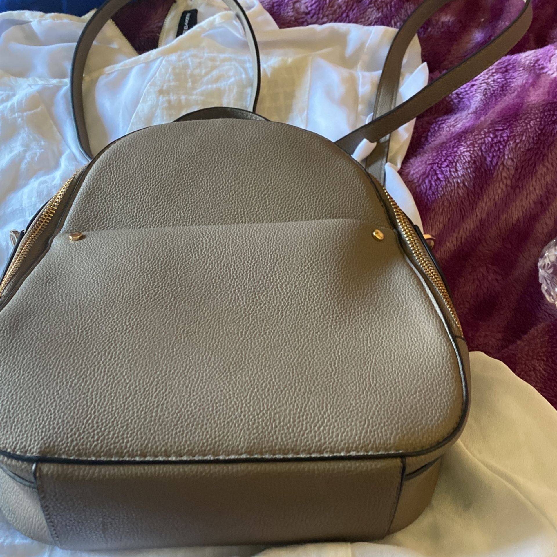 Great For Women And Youth Shell Backpack 🎁🎒 Great For Carry Makeup And Or Baby Stuff