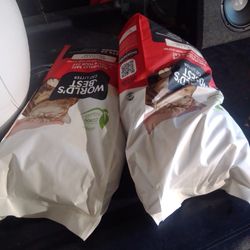 ELS PET self cleaning litter igloo with 2 bags of litter