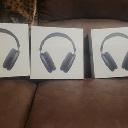 Apple AirPod Max Headphones Midnight Black, USB-C, Smart Case with Accessories