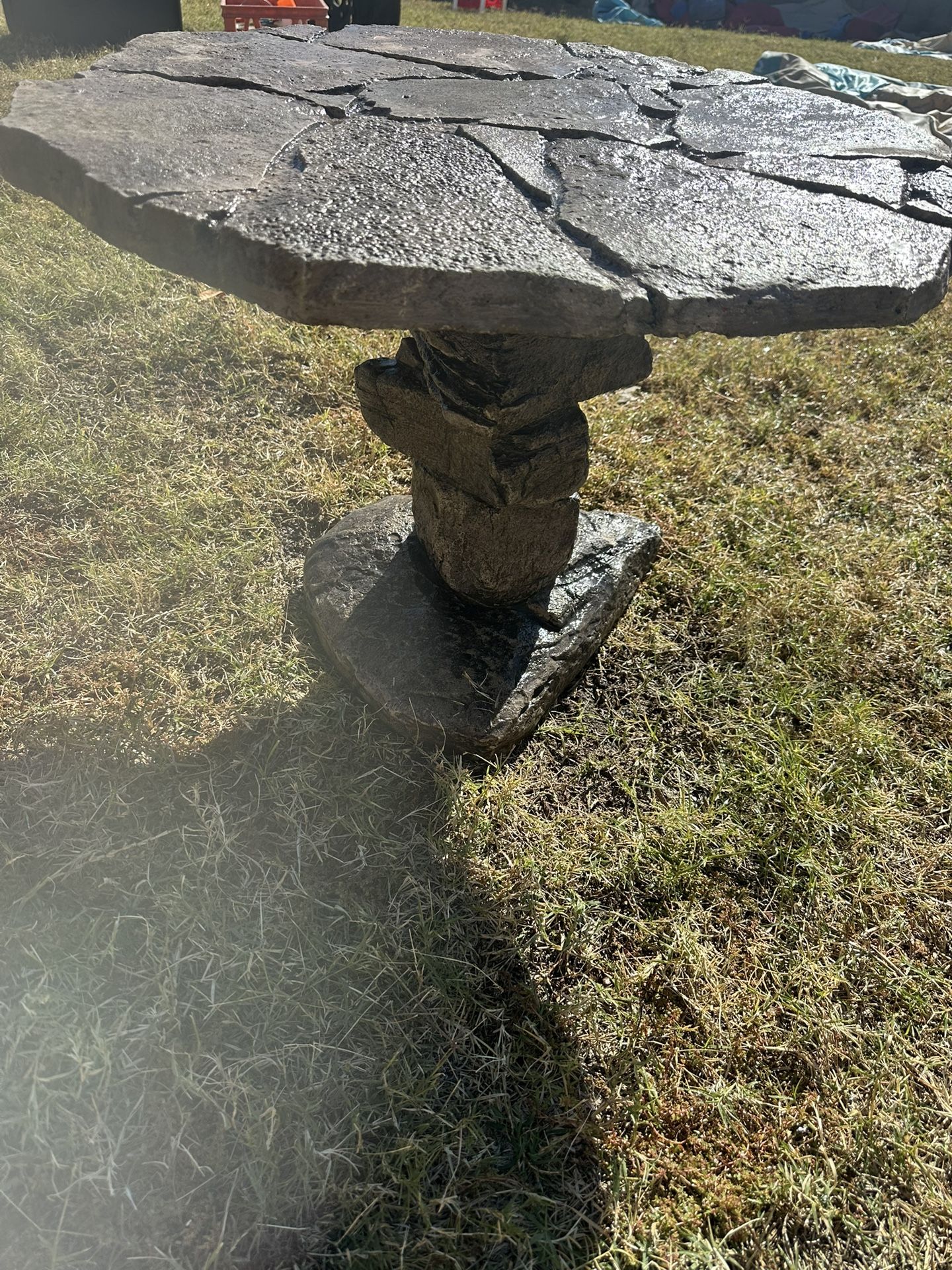 GARDEN BEAUTIFUL CONCRETE TABLE