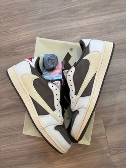 Size 12 men jordan 1 low