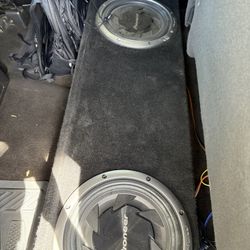 Two 12 Subwoofer & Amp