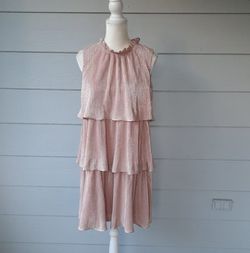 Anthropologie Ro & De Estelle Tiered Tunic Dress  Medium  With a touch of dazzle and shine, this tiered tunic brings a festively feminine touch to any Thumbnail