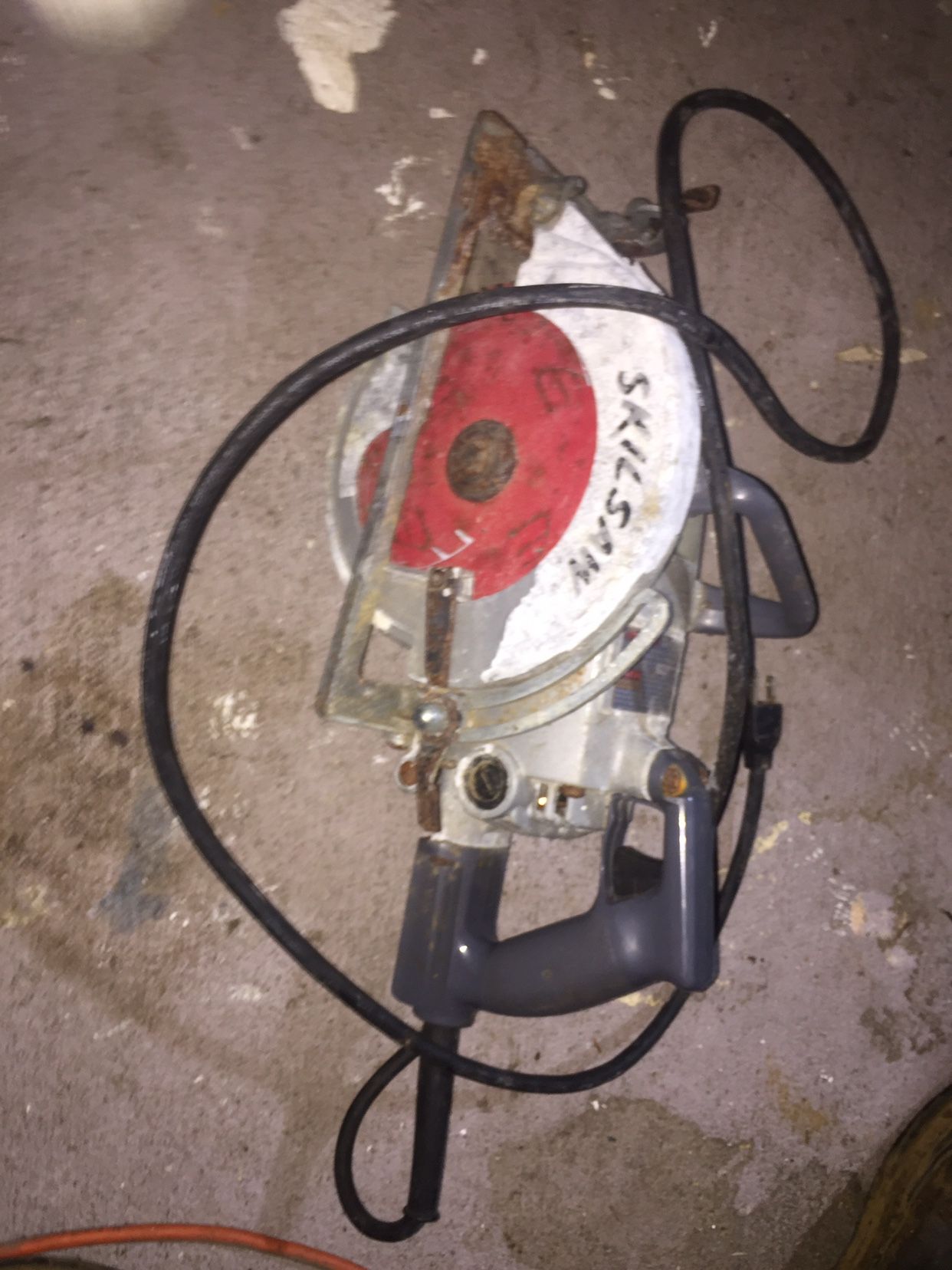 Worm drive Skilsaw 7 1/4in—400rpm—13A