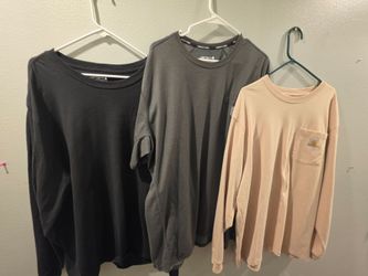 2 long sleeve Carhartt shirts and 1 short sleeve mens size XL