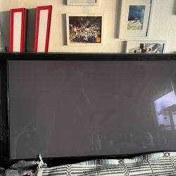 PREOWENED - Samsung 48" Flat Screen TV (w/ HDMI Cable) Model :PN50C550G1F