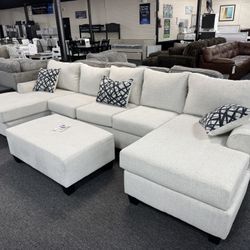 Double Chaise Sectional. 🚚WE DELIVER🚚