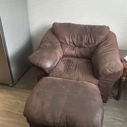 Lounge Chair With Ottoman