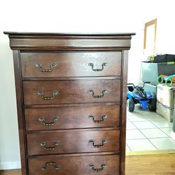 Dresser 