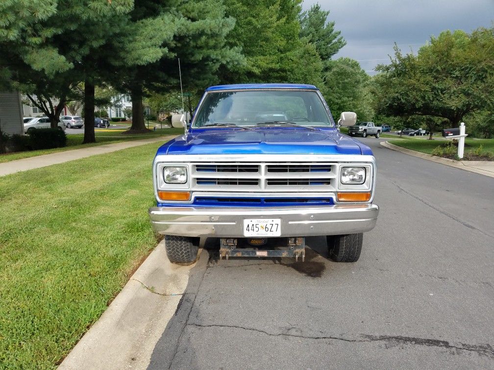 89 Dodge W150