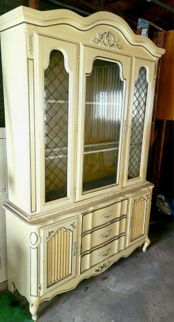 Antique China Cabinet & Hutch Excellent Condition 