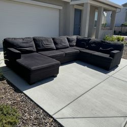 *Free Delivery !🚚 *  Gray Three Piece Sectional
