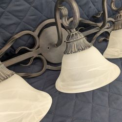 3- Light Bathroom Fixture ( 26" )