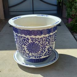 JAPANESE FLOWER POT WITH  PLATE WHITE AND BLUE 