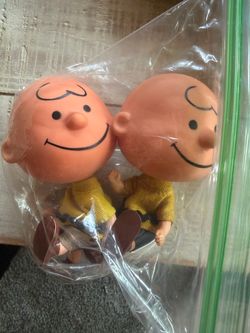 1968 Mattel Peanuts "Skediddler" Charlie Brown walking figures