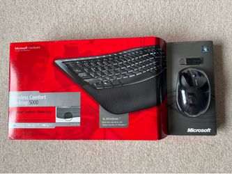 Microsoft Wireless Comfort Desktop 5000 Keyboard & Mouse