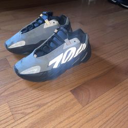 Yeezys Size 7.5 GOAT Certified 