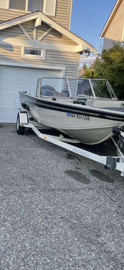 1998 Crestliner 17’ Fully Welded Aluminum Boat