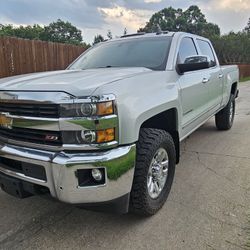 2015 Chevy Silverado 2500hd Z71 4x4 