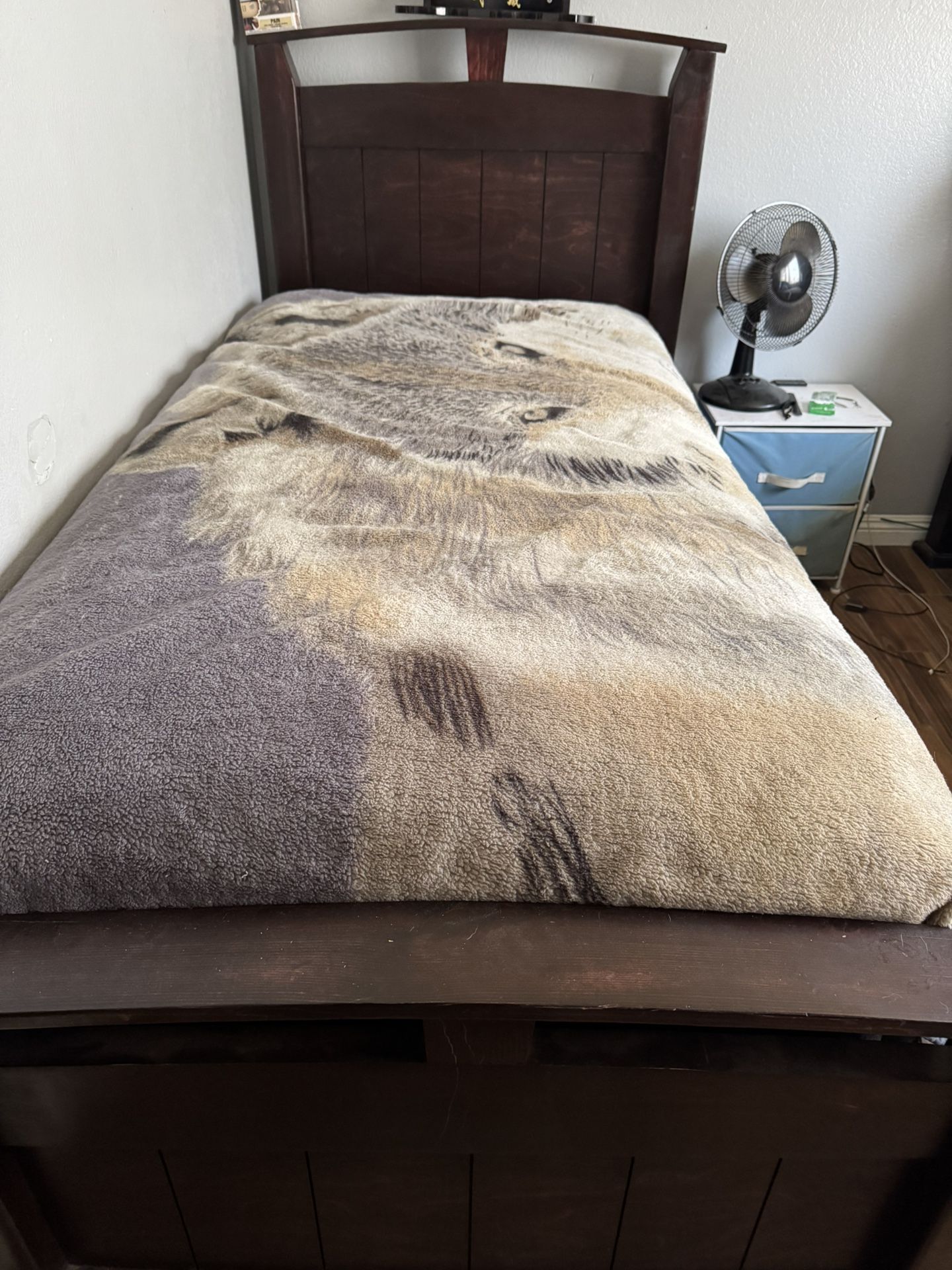 2 Twin Beds