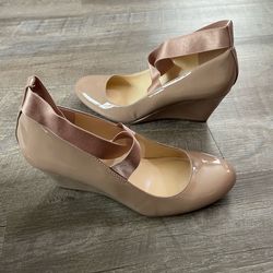 Jessica Simpson Wedge Heels Size 8.5 Nude Patent Mary Jane Strap – Like New