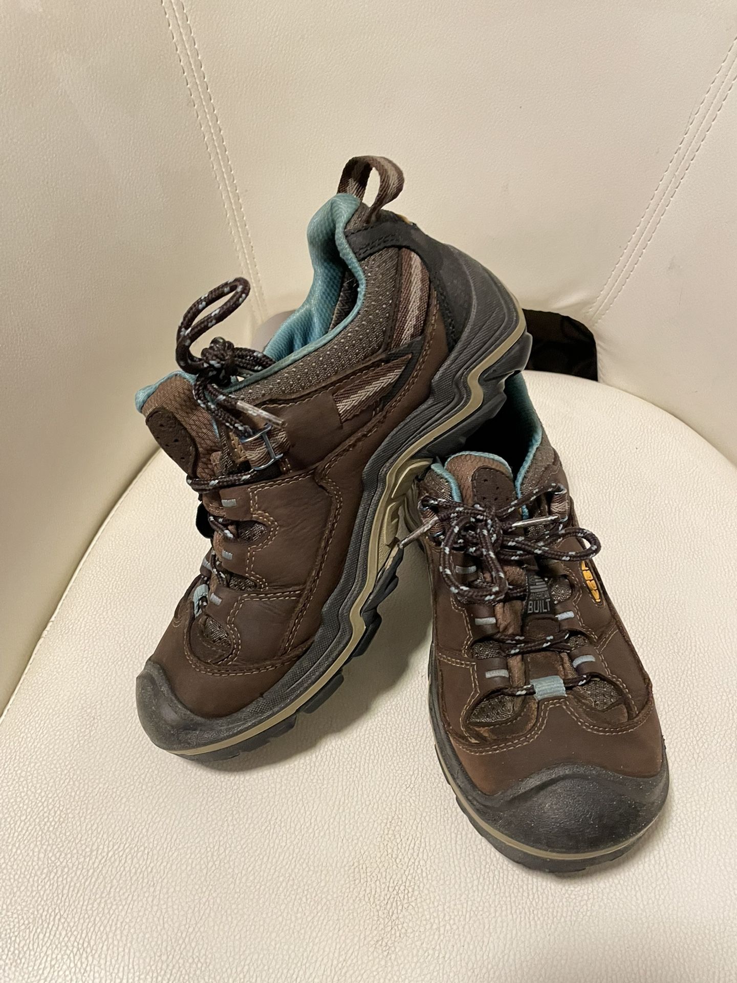 Keen Woman Sneakers Size 7.5