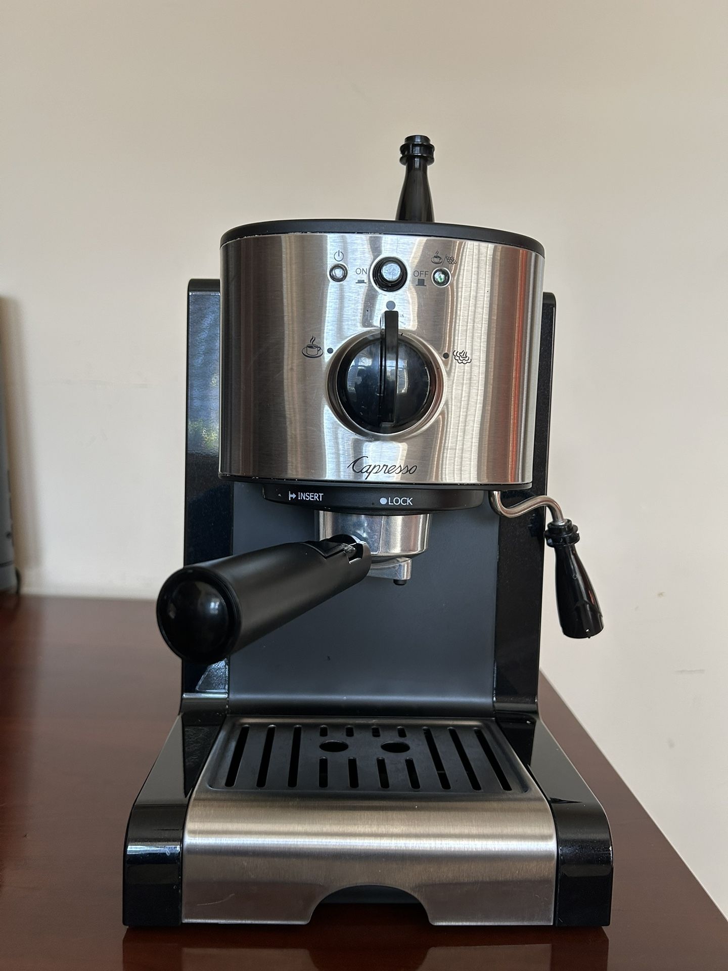 Capresso Coffee, Espresso and Cappuccino Maker EC100