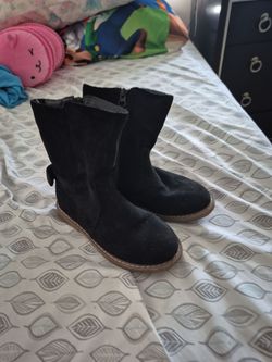 Girls boots