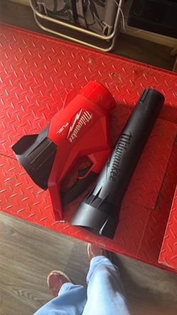 Milwaukee Fuel Cordless Leaf Blower