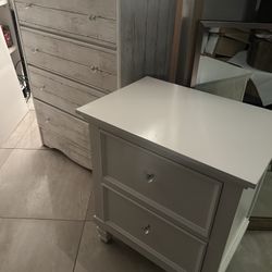 Beautiful Dresser & Nightstand 