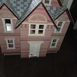 Doll House W/furniture 