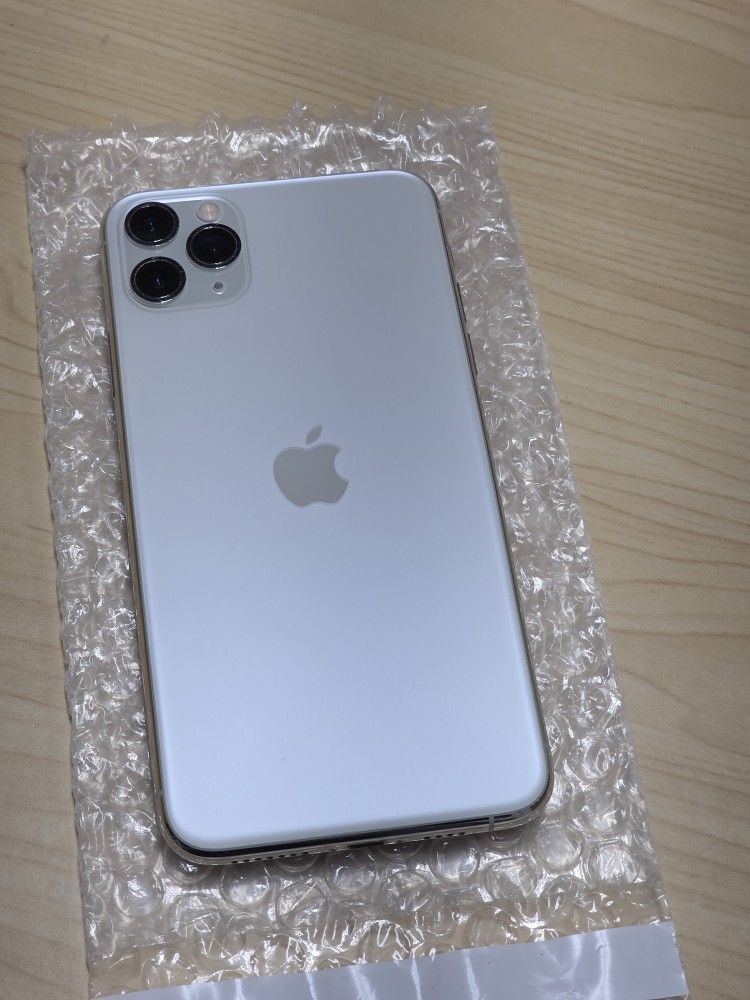 256GB And Unlocked Iphone 11 Pro Max. Firm Price. EXELLENT Condition.