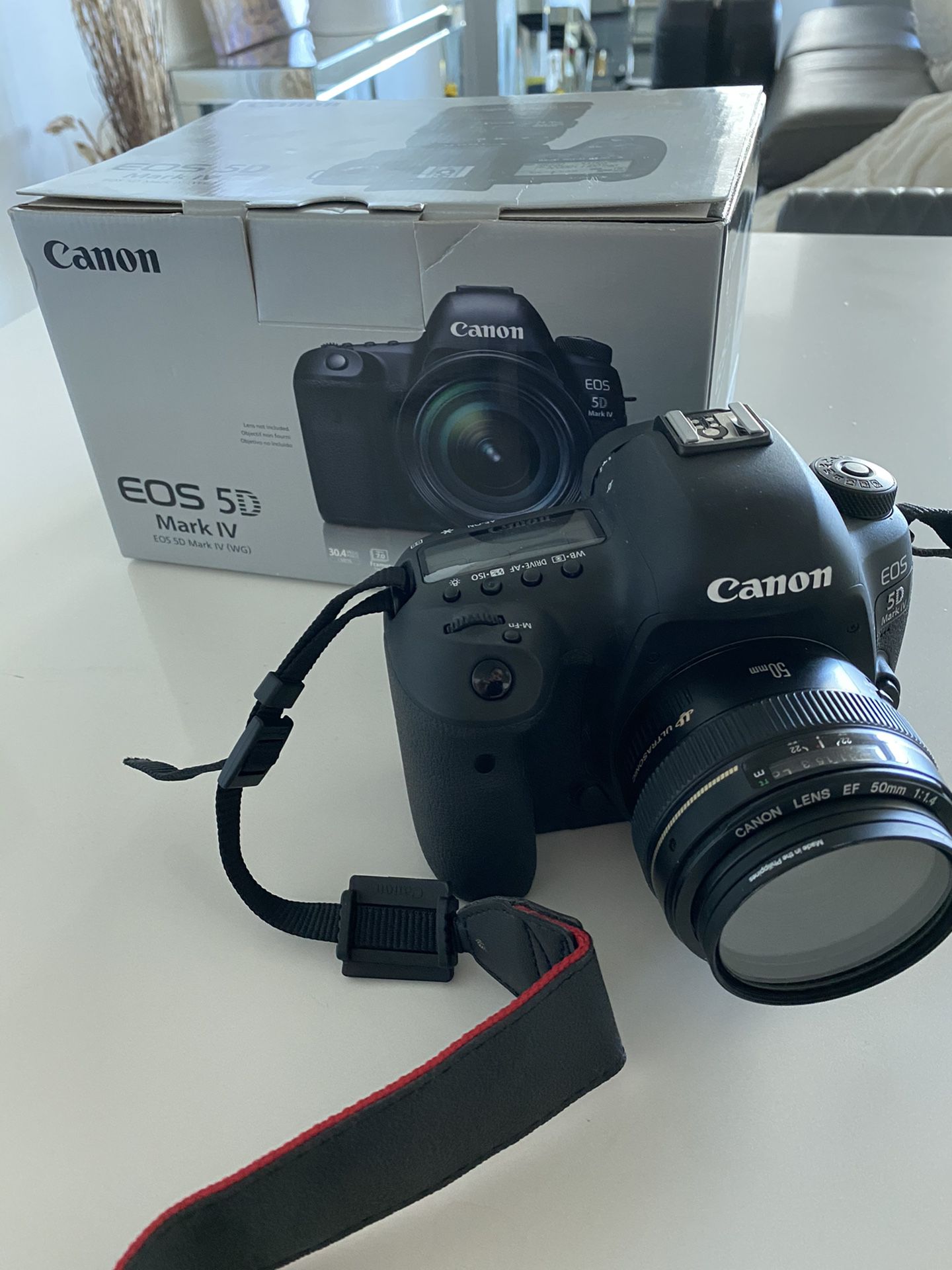 Mark IV Canon EOS Digital Camera with lense