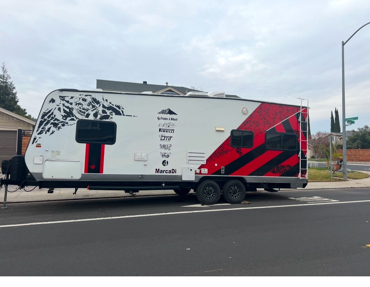 2016 32ft Toy Hauler For Safe