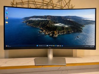 Dell 34” Curved Ultrawide USB-C Monitor S3423DWC – Excellent Condition