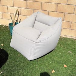 Outdoor Grey Loveseats 