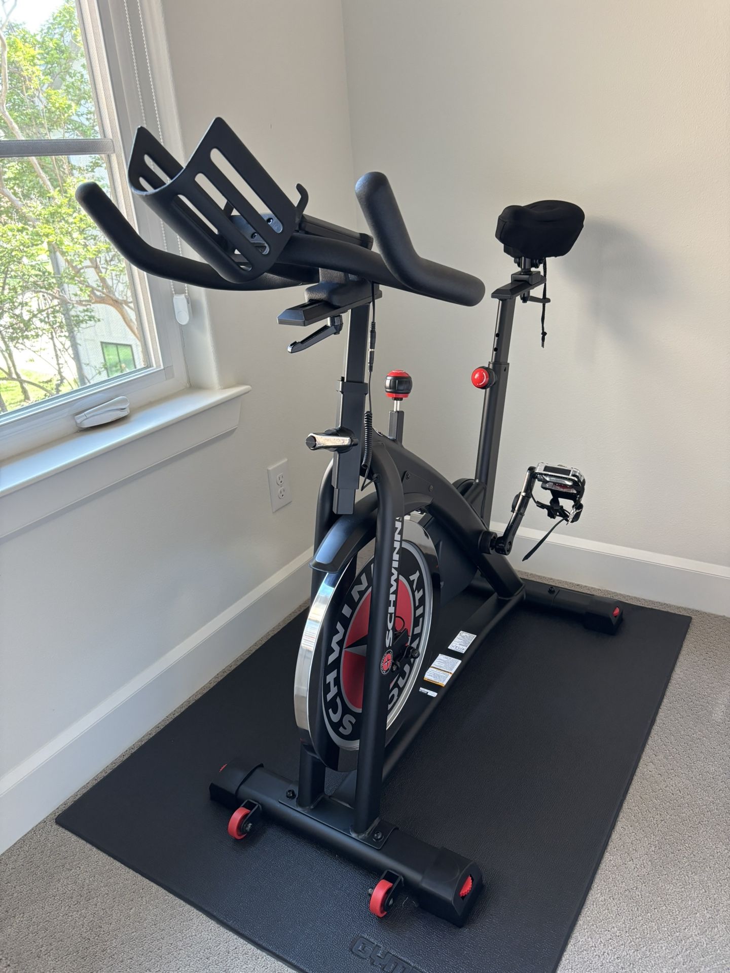 Schwinn IC3 Indoor Cycling Bike / Spin bike