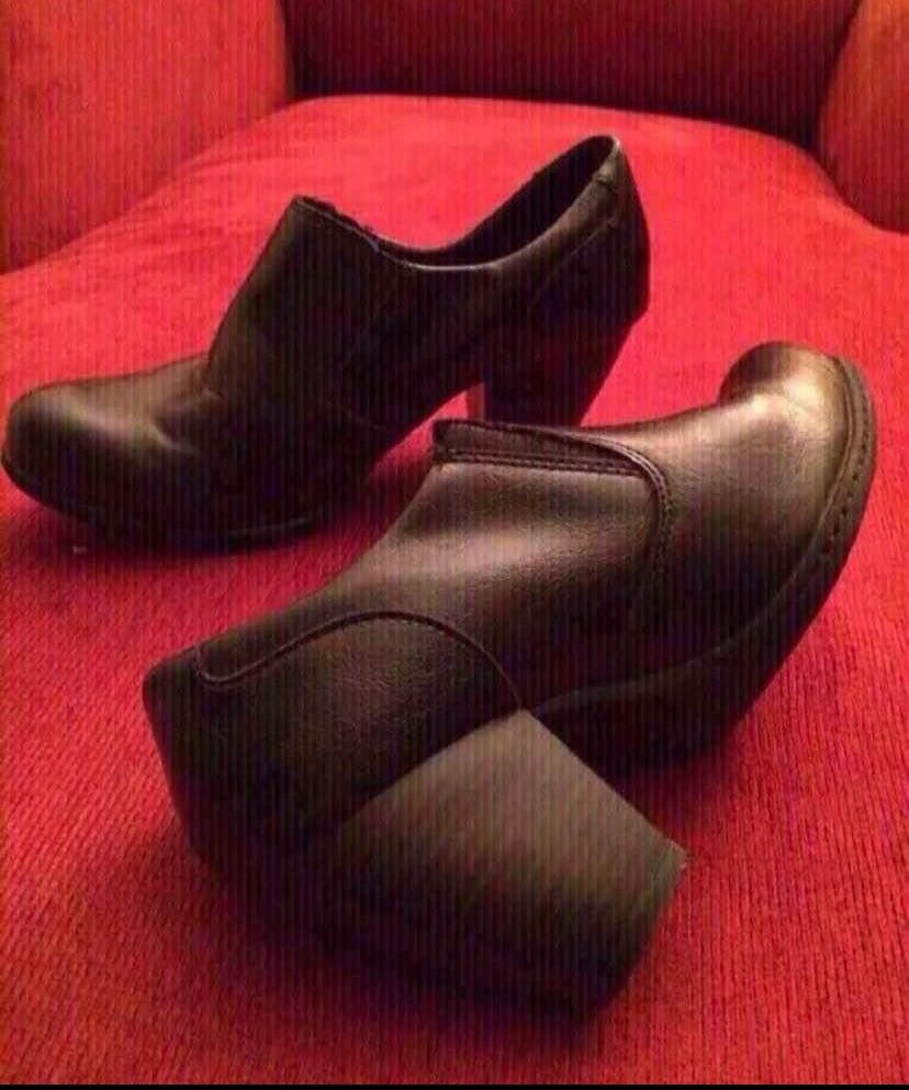 Jacquelyn Smith black chunky heel ankle boots