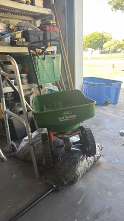Turf Builder Lawn Spreader