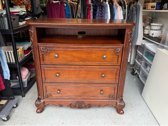 Beautiful Solid Wood Dresser- Read Description